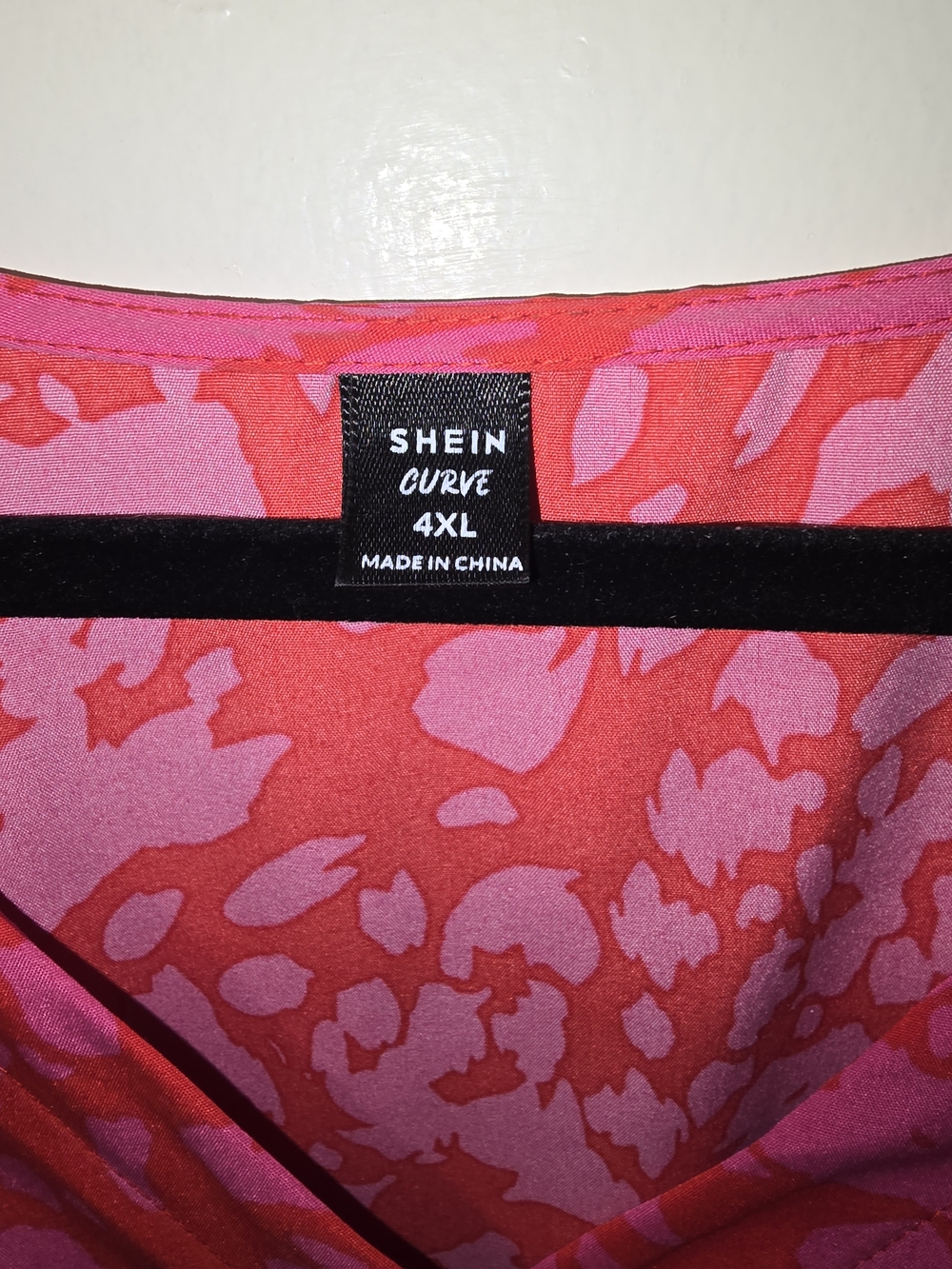 SHEIN Pink & Fuchsia Abstract Button-Front Blouse - Picture 3 of 4